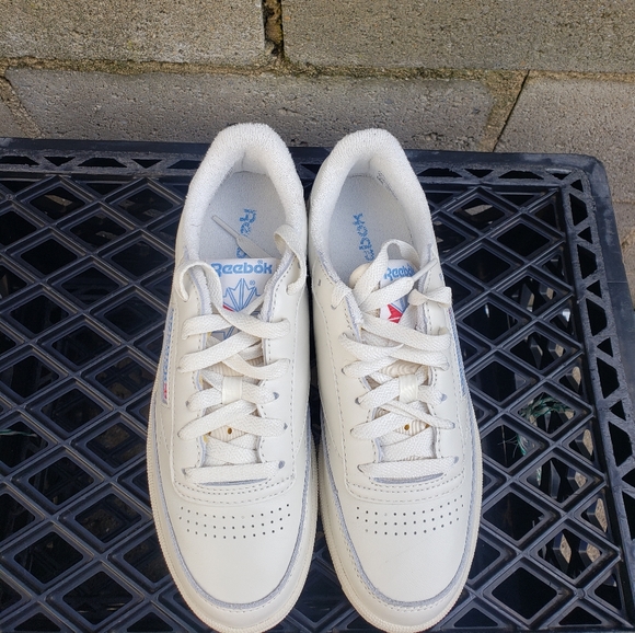 Reebok club c size size 7 - Picture 3 of 5